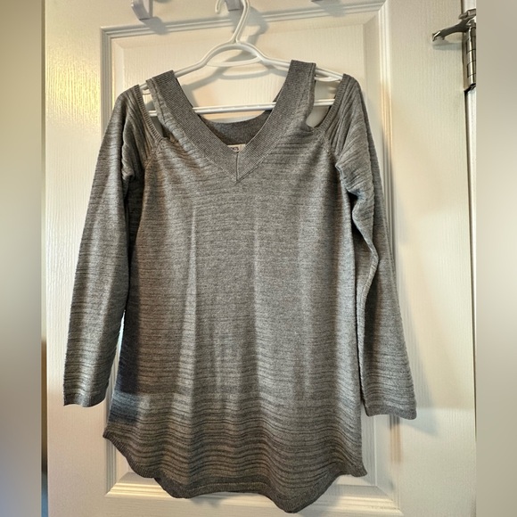 Ricki's Tops - Ricki’s off the shoulder ladies shirt